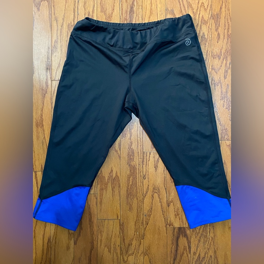 Be Inspired, Large, workout capri leggings, black and blue